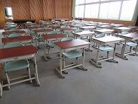 音楽室の机椅子