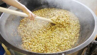 麻婆豆腐は給食室で手作り