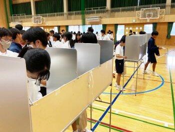 立会演説会の様子
