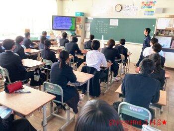 全校集会の様子