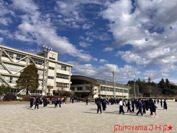 お昼のスポーツ大会の様子