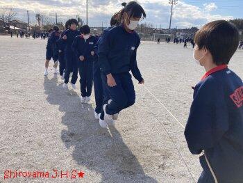 お昼のスポーツ大会の様子