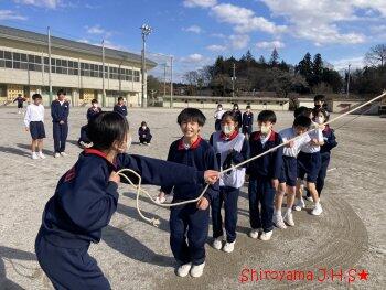 お昼のスポーツ大会の様子