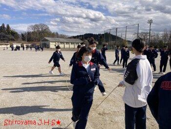 お昼のスポーツ大会の様子