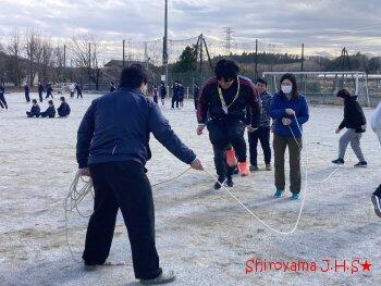 お昼のスポーツ大会の様子