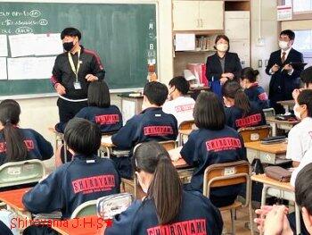 弁護士を招いた公開授業