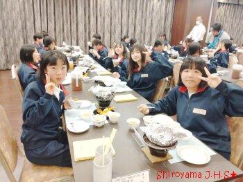 夕食の様子