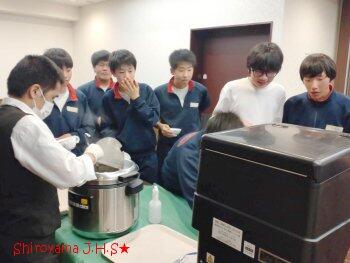 夕食の様子