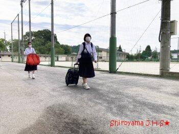 荷物の発送の様子