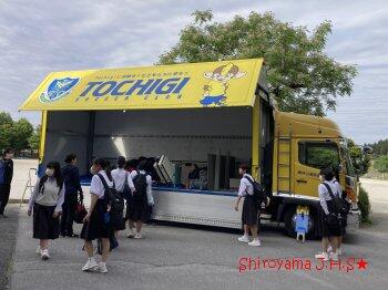 荷物の発送の様子