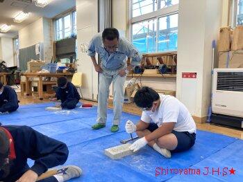 大谷石加工体験の様子