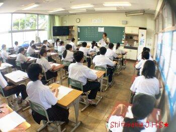 １年生の中間テストの様子
