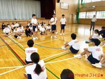 3年生の学年朝会の様子