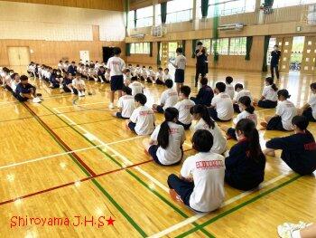 3年生の学年朝会の様子