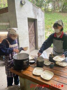昼食は自分たちで調理