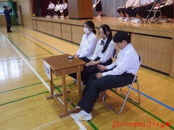 生徒会立会演説会の様子