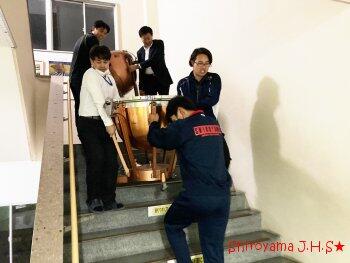 楽器運搬の様子