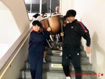 楽器運搬の様子