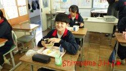 おにぎりの日の給食の様子