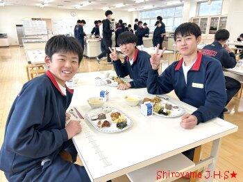 バイキング給食の様子
