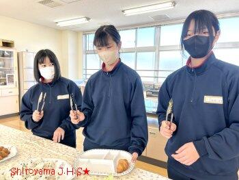 バイキング給食の様子