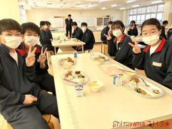 バイキング給食の様子