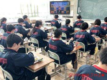 校内放送の様子