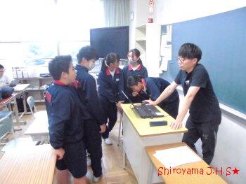生徒会専門委員会の様子