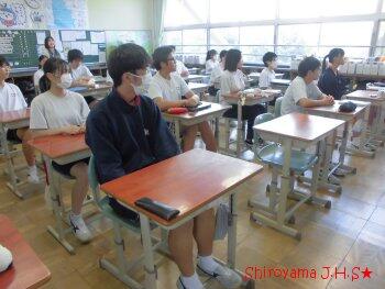 全校朝会の様子