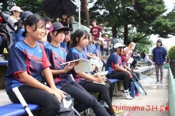 ソフトテニス部女子の様子