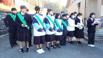 あいさつ運動の様子