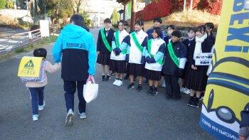 あいさつ運動の様子