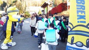 あいさつ運動の様子