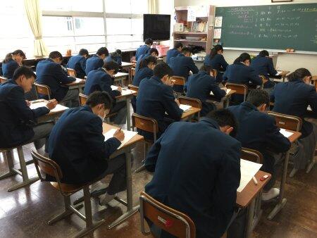 期末テストの様子